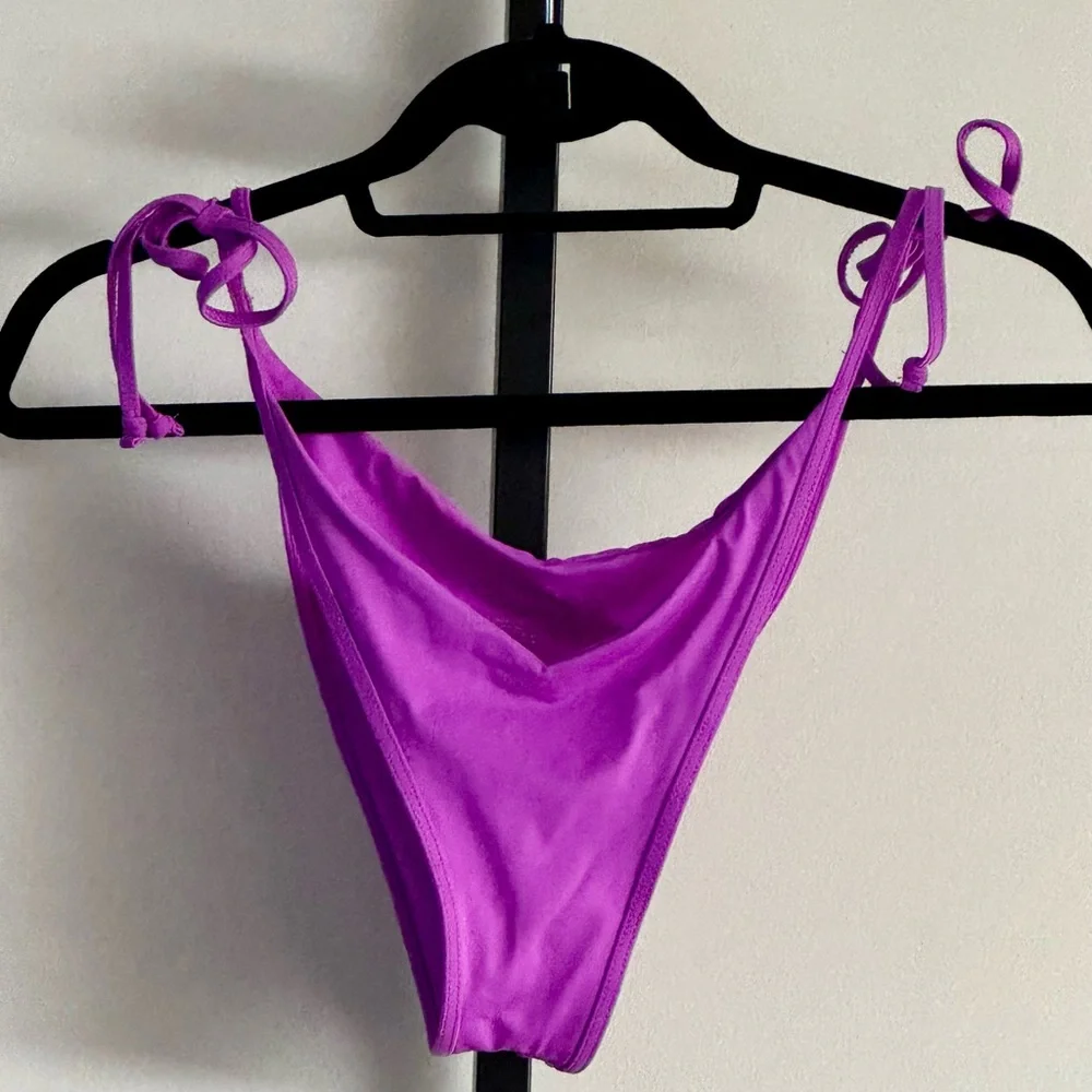 NWOT Frankies Connor Bikini Swim Bottoms Passionfruit
